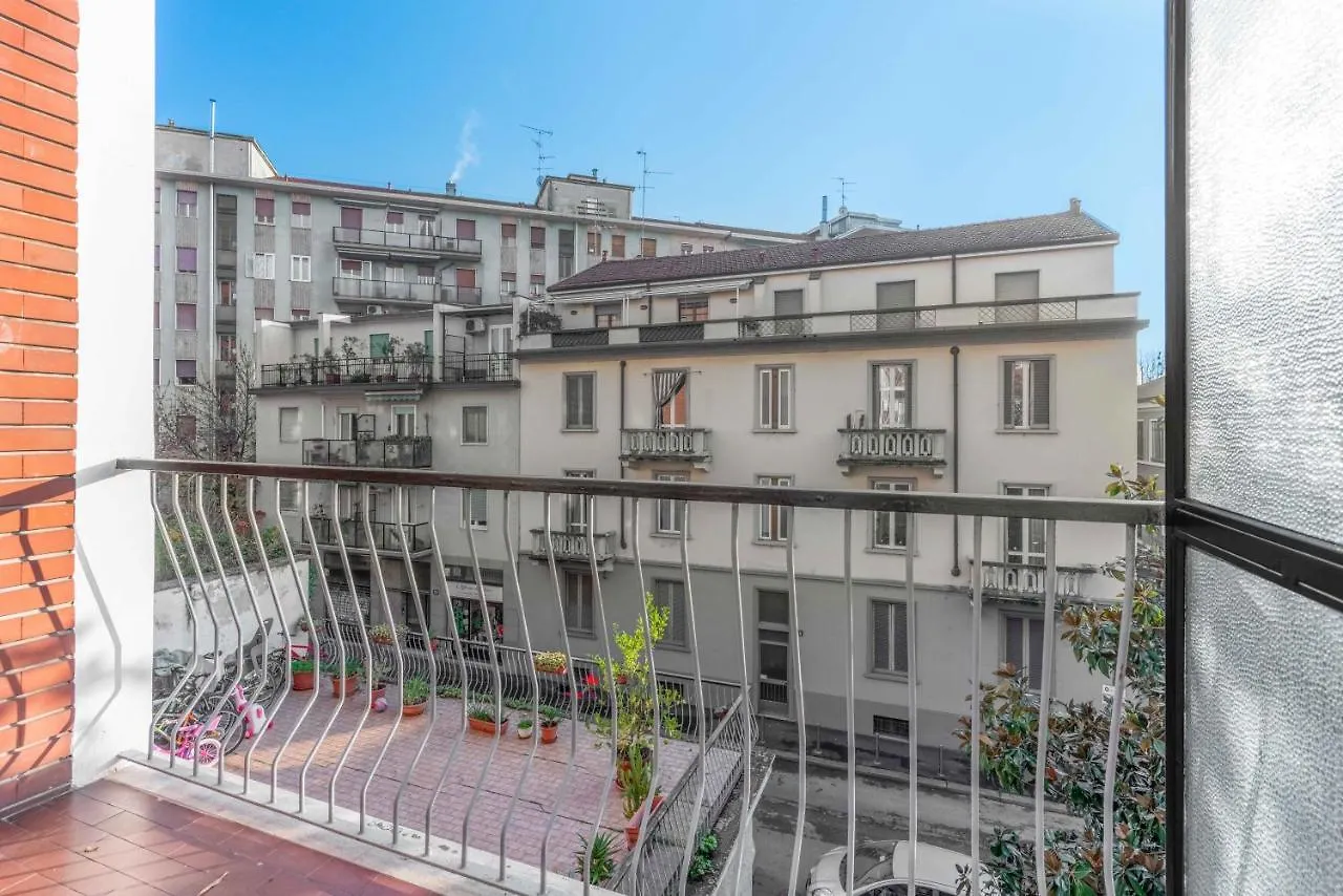 Bo13 -Crescenzago- Bright - Wifi - Elegant Appartement Milaan 0*,  Italië